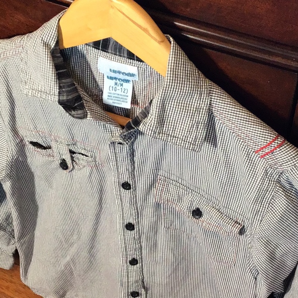 Uproar Brand Youth M (10-12) Cute Button Up Shirt!
